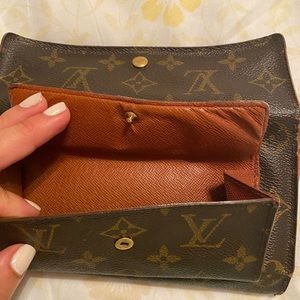 Authentic Louis vuitton wallet